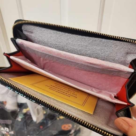 NWT Disney Dooney & Bourke Mickie & Minnie New York City Zip Satchel, Wa… - Picture 7 of 10